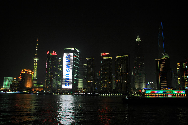 上海花旗大厦LED屏的广告案例
